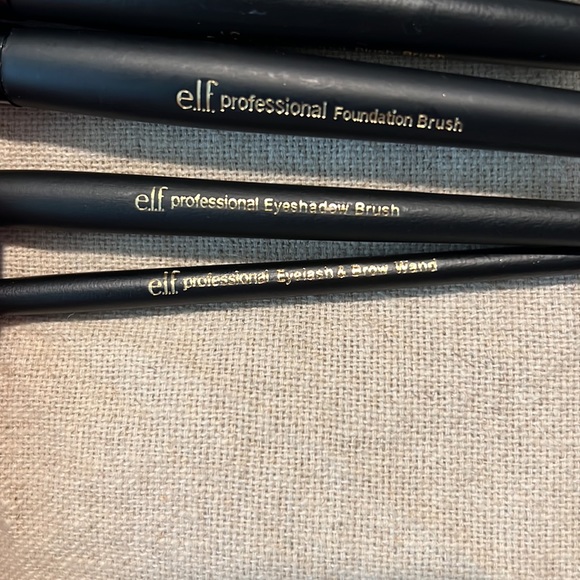 Set of 5 e.l.f. Brushes - Picture 2 of 4